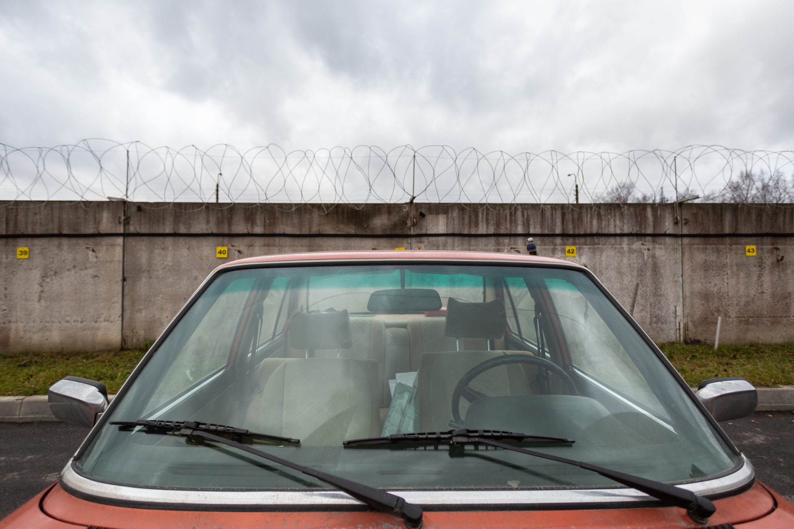 this image shows windshield crack repair in Lafayette, Louisiana